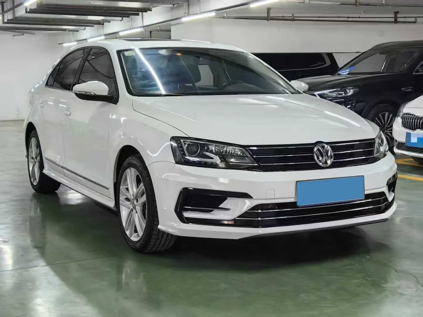 2018 VOLKSWAGEN SAGITAR thumbnail 3