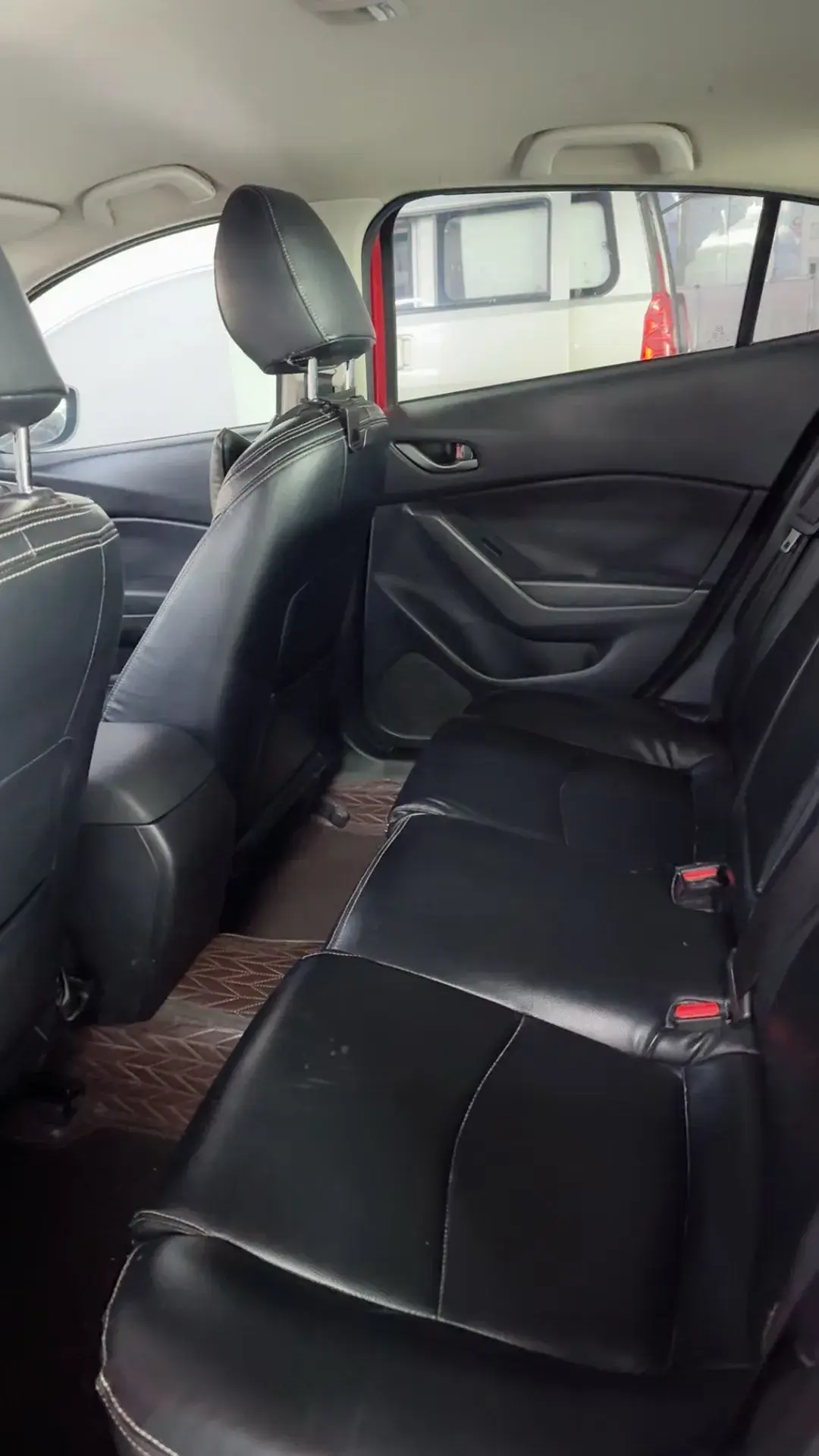 2017 MAZDA 3 thumbnail 4