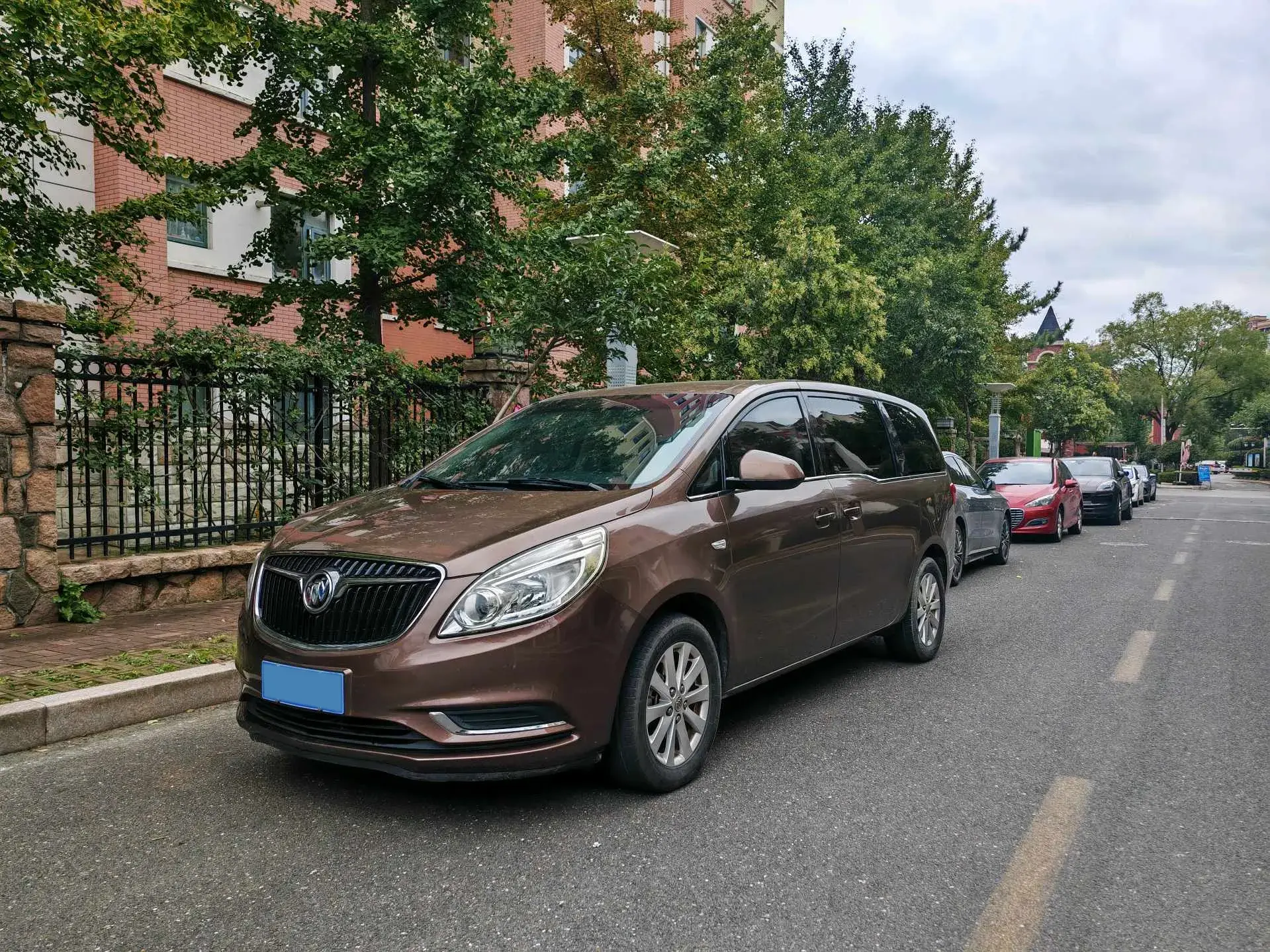 2018 BUICK GL8 view 1