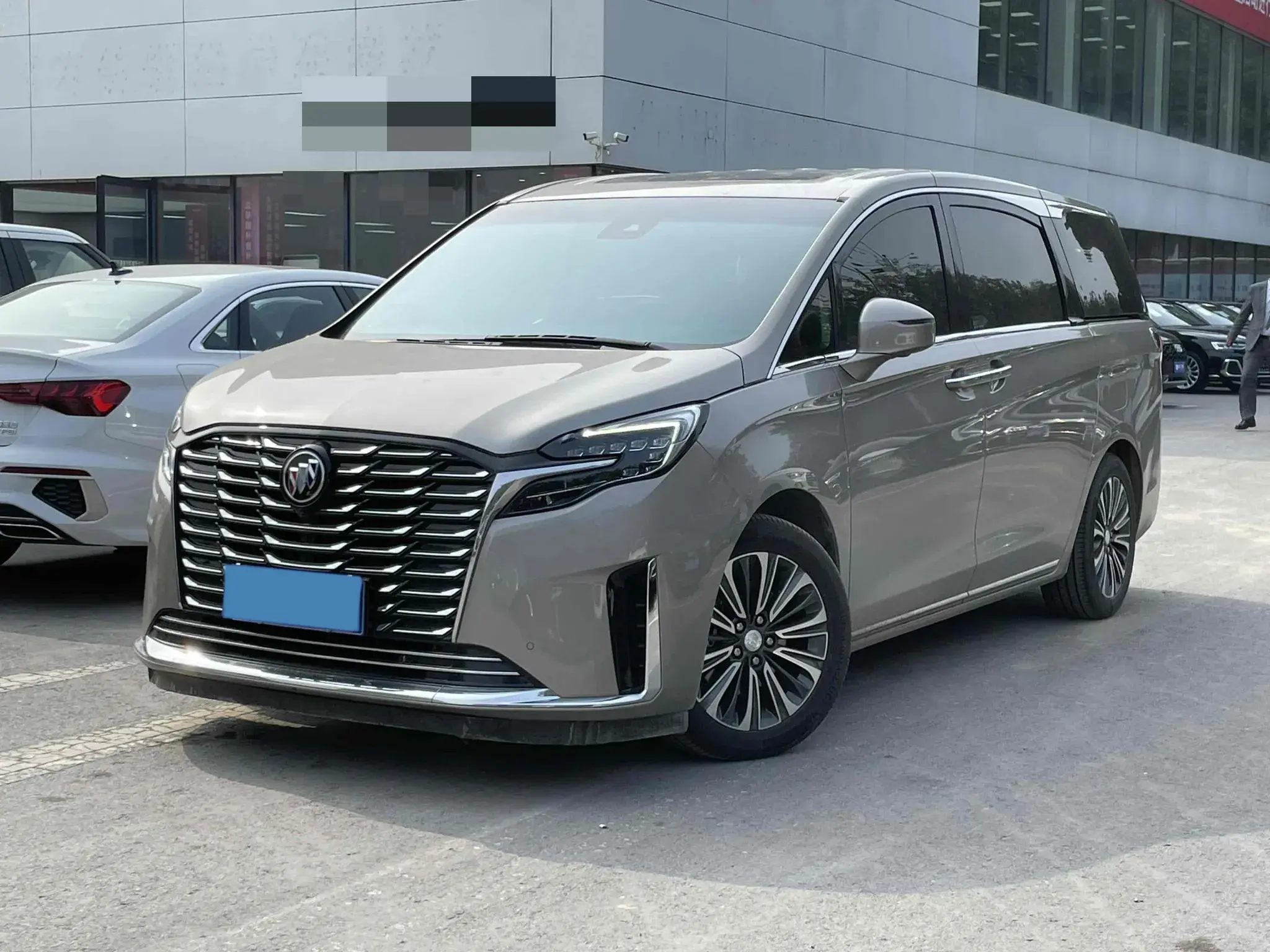 2023 BUICK GL8 view 1