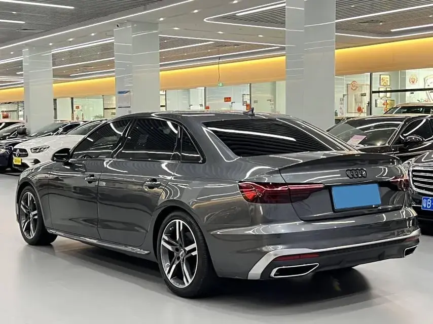 2020 AUDI A4L thumbnail 4