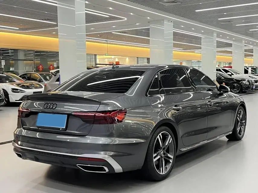 2020 AUDI A4L thumbnail 2