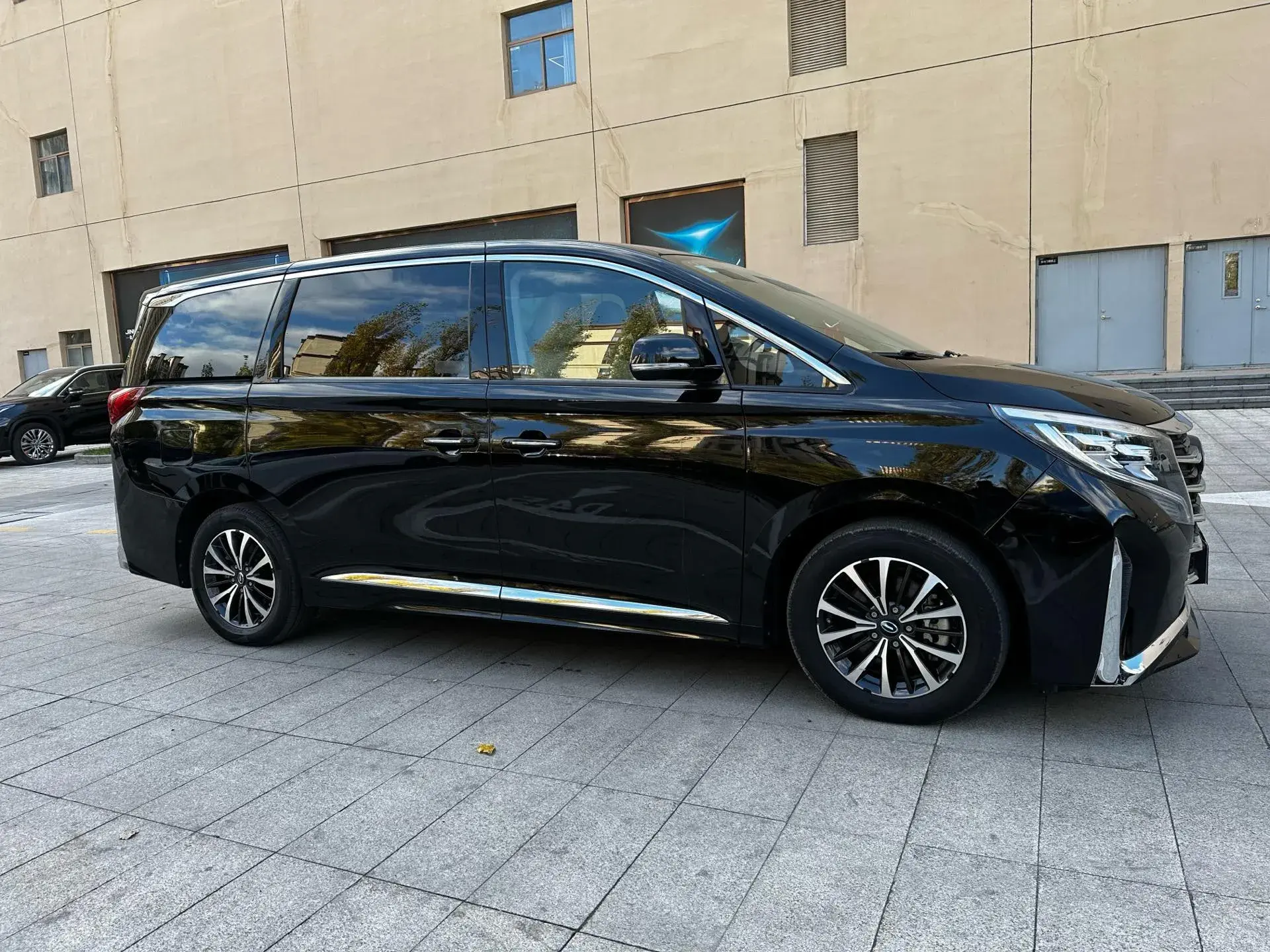 2021 GAC TRUMPCHI thumbnail 3