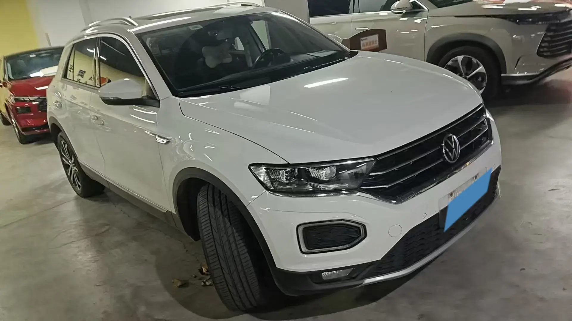 2022 VOLKSWAGEN T-ROC thumbnail 3