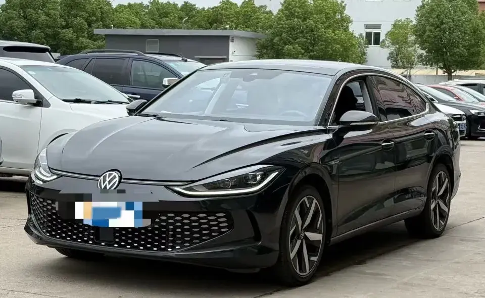 2024 VOLKSWAGEN LAMANDO view 1