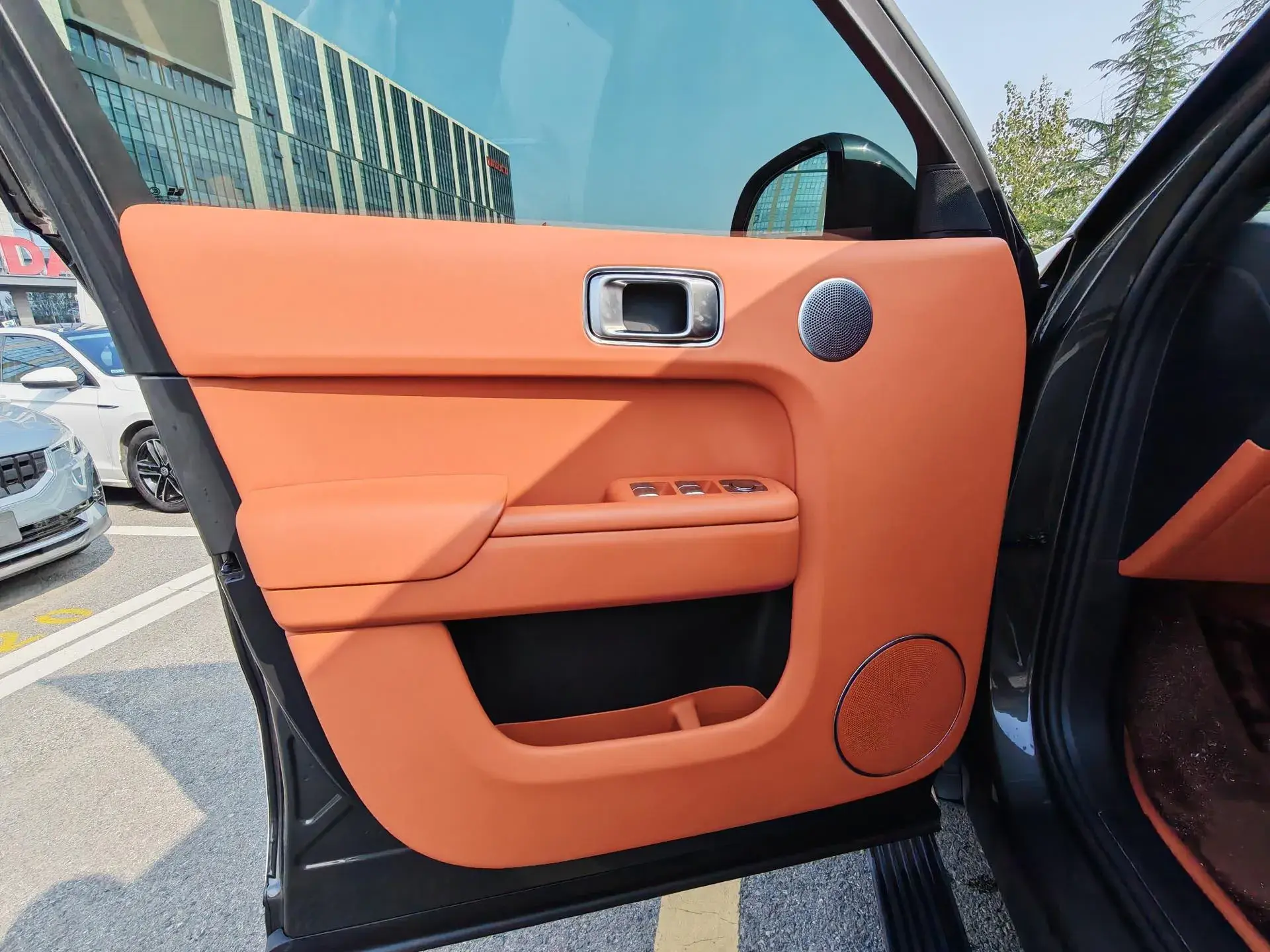 2023 LI L8 thumbnail 4