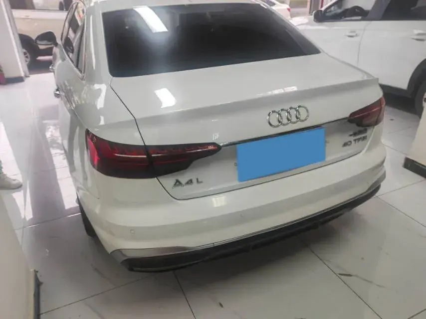 2020 AUDI A4L thumbnail 3