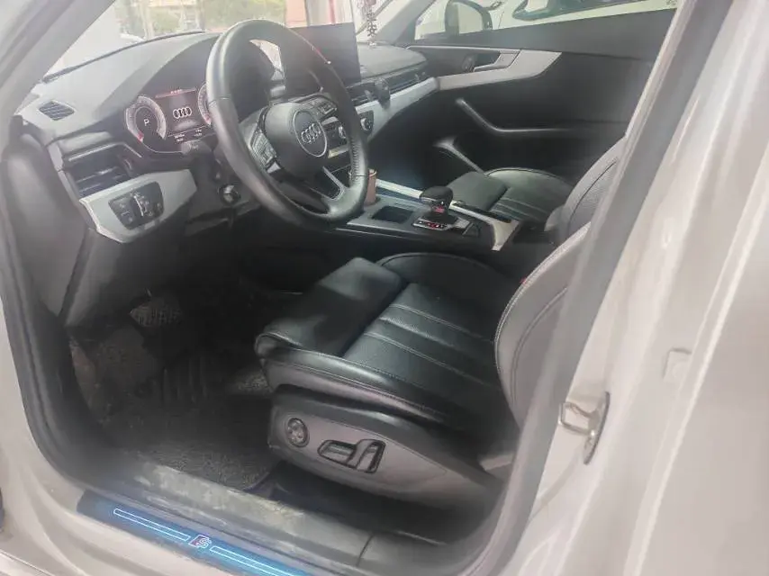 2020 AUDI A4L thumbnail 2