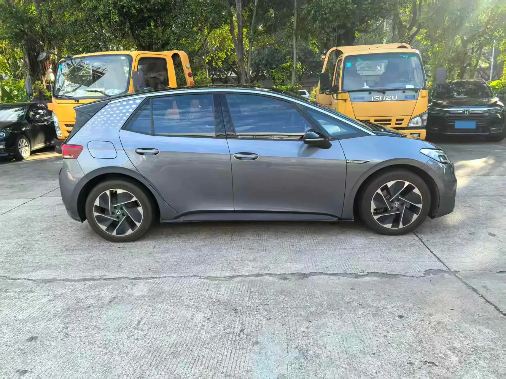 2023 VOLKSWAGEN ID.3 thumbnail 3