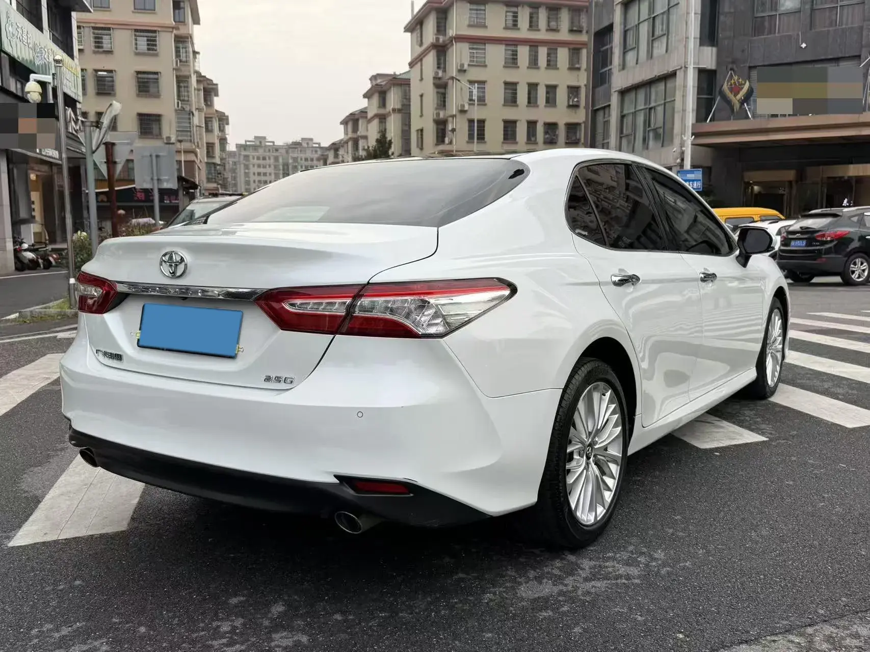 2019 TOYOTA CAMRY thumbnail 2