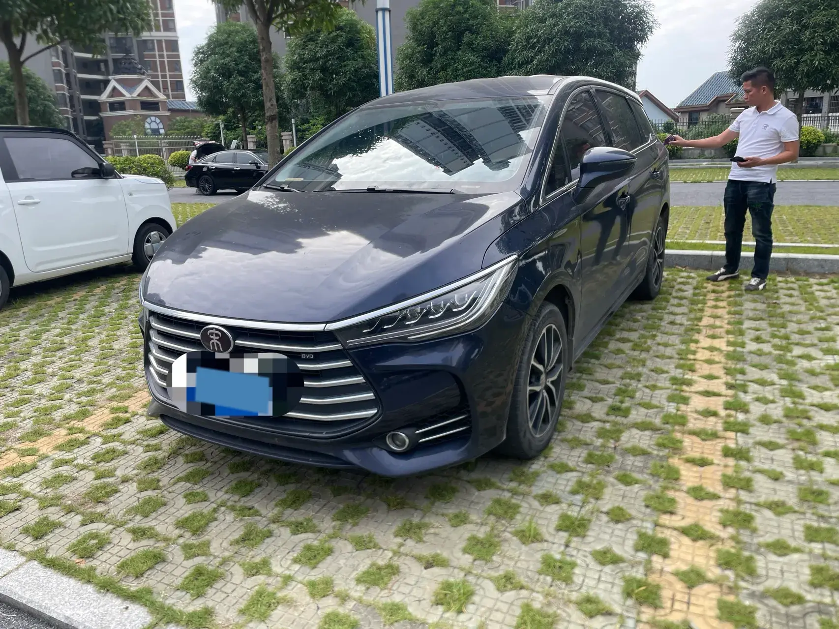 2018 BYD SONG view 1