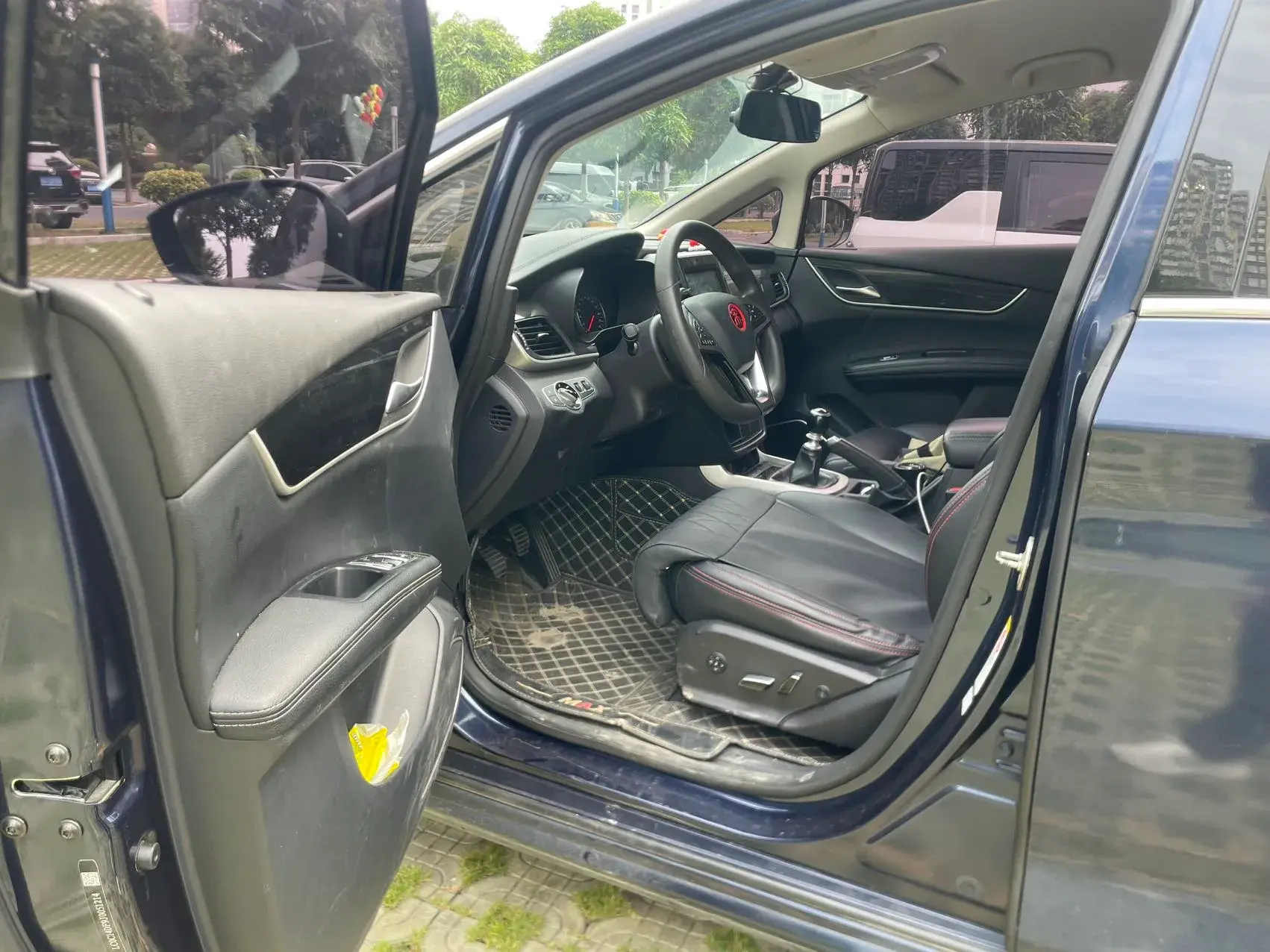 2018 BYD SONG thumbnail 3