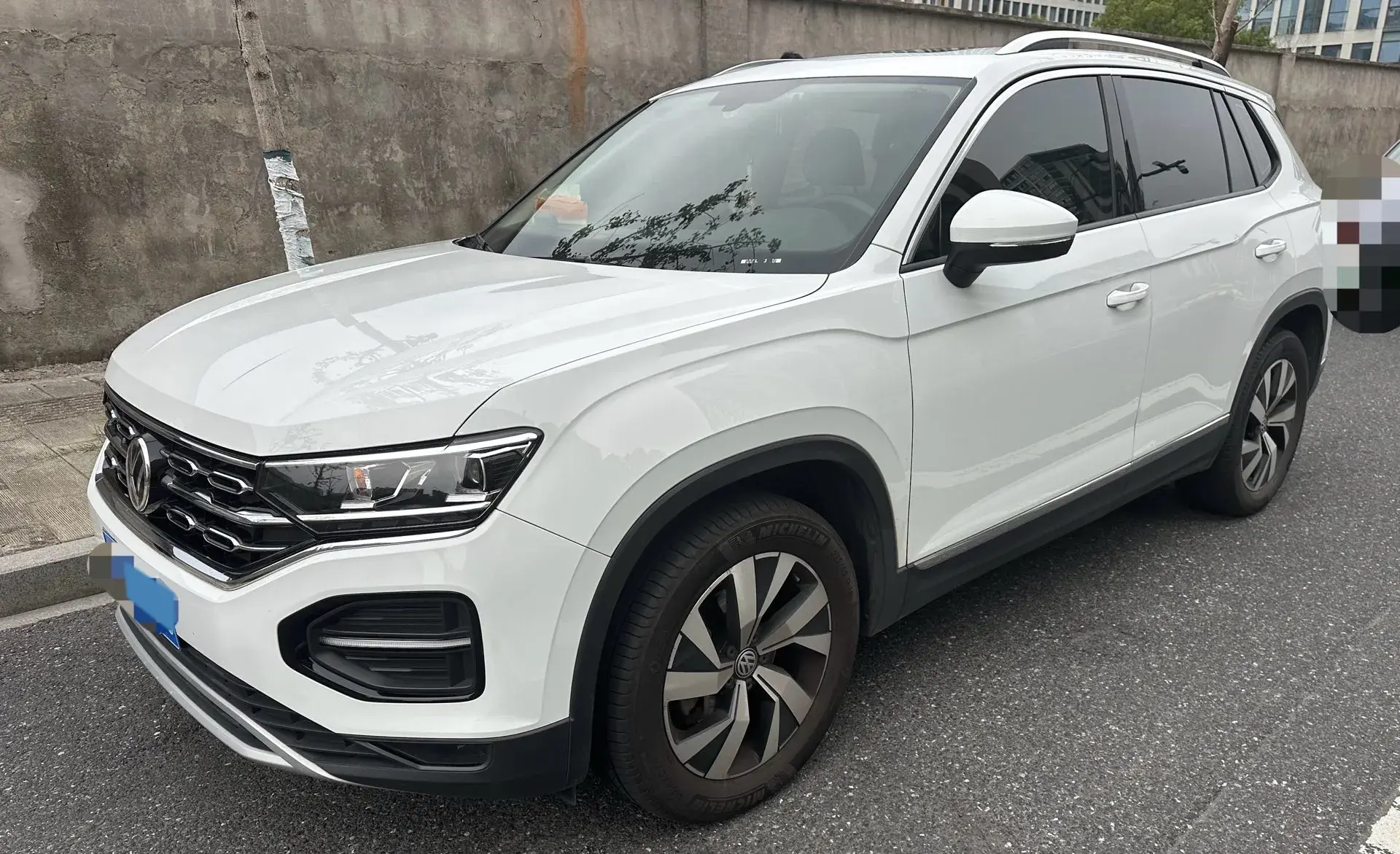 2019 VOLKSWAGEN TAYRON view 1