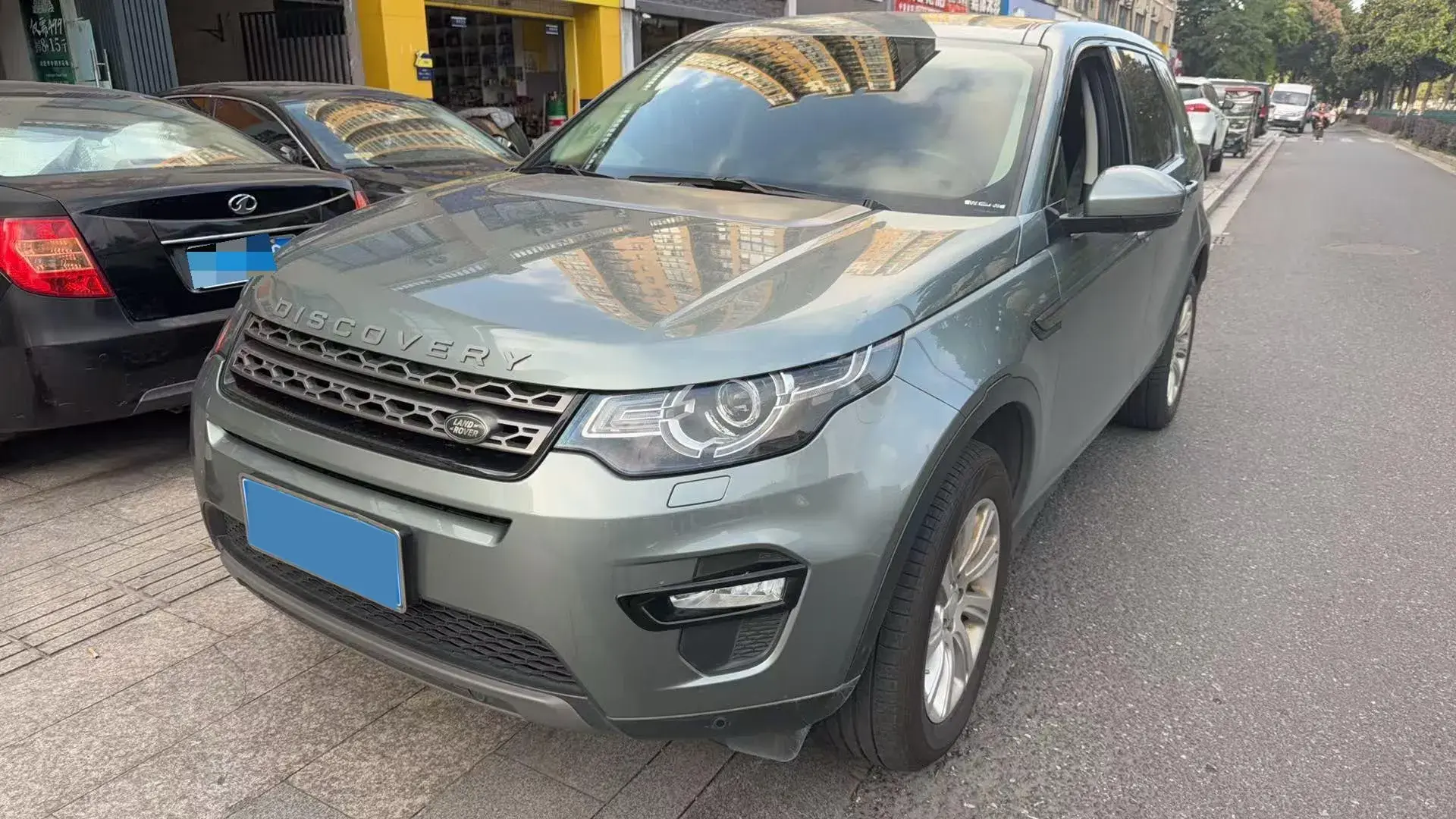 2018 LAND ROVER view 1