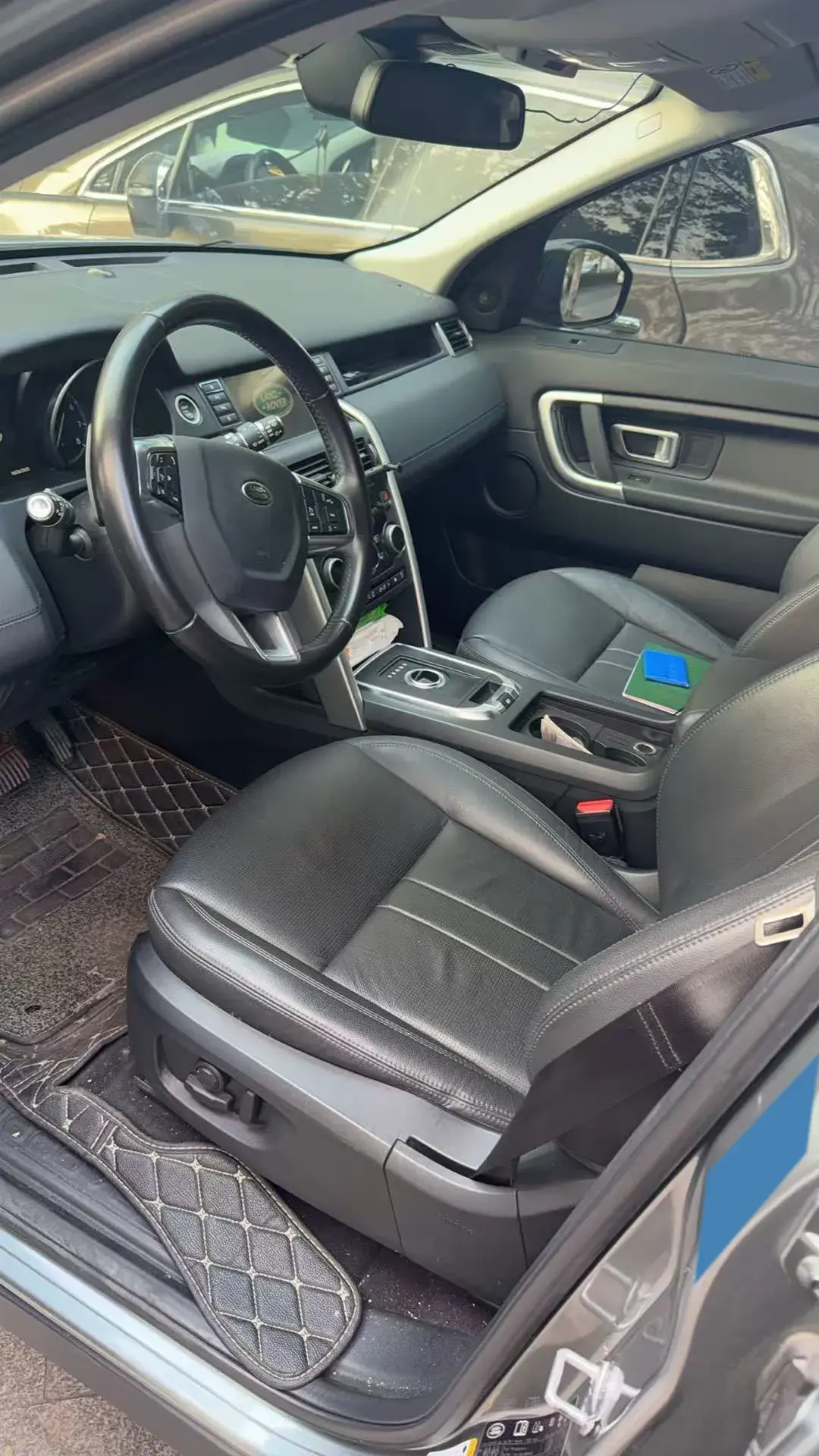 2018 LAND ROVER thumbnail 3