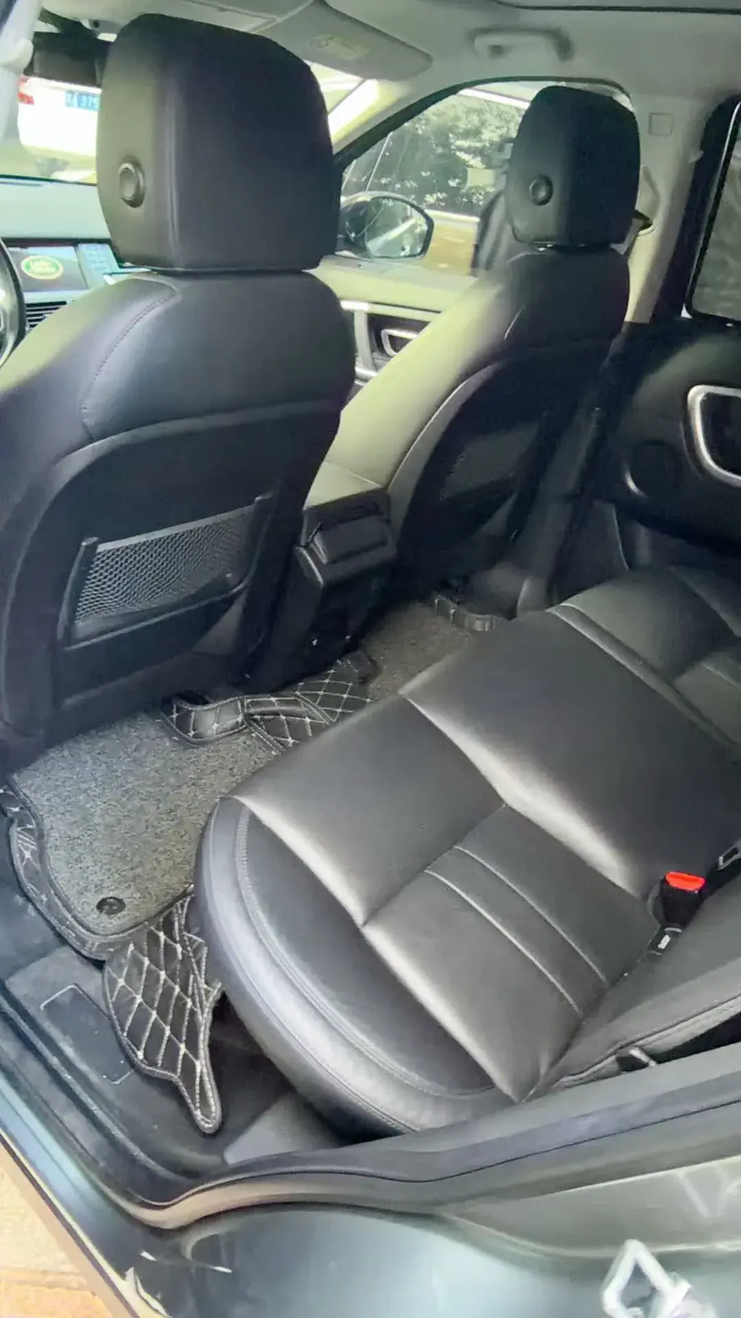 2018 LAND ROVER thumbnail 4