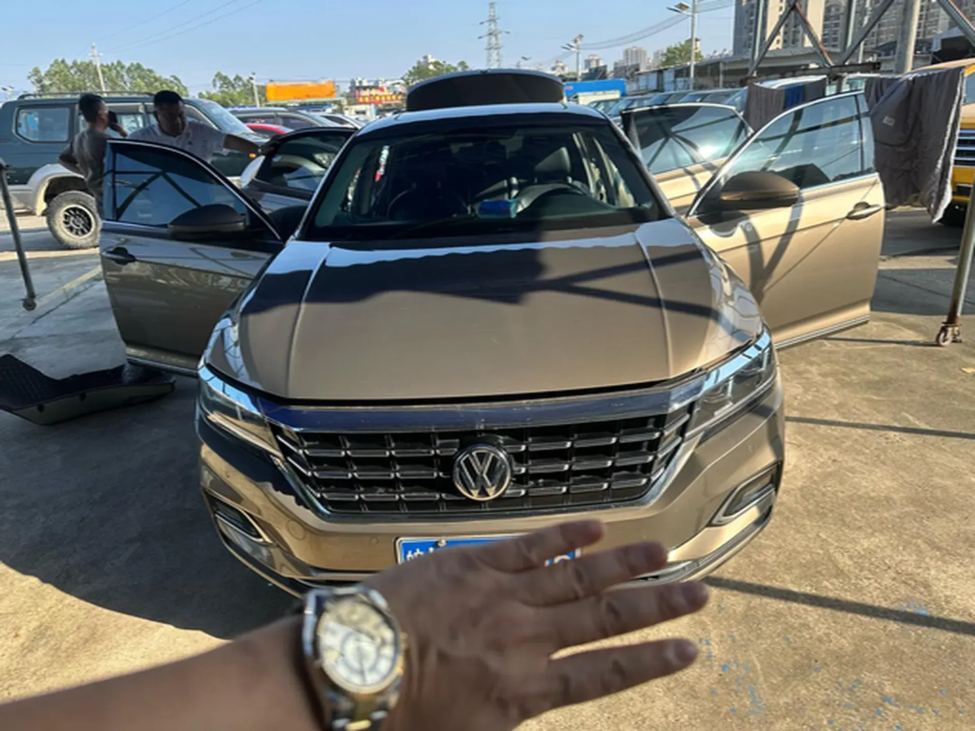 2019 VOLKSWAGEN PASSAT thumbnail 2