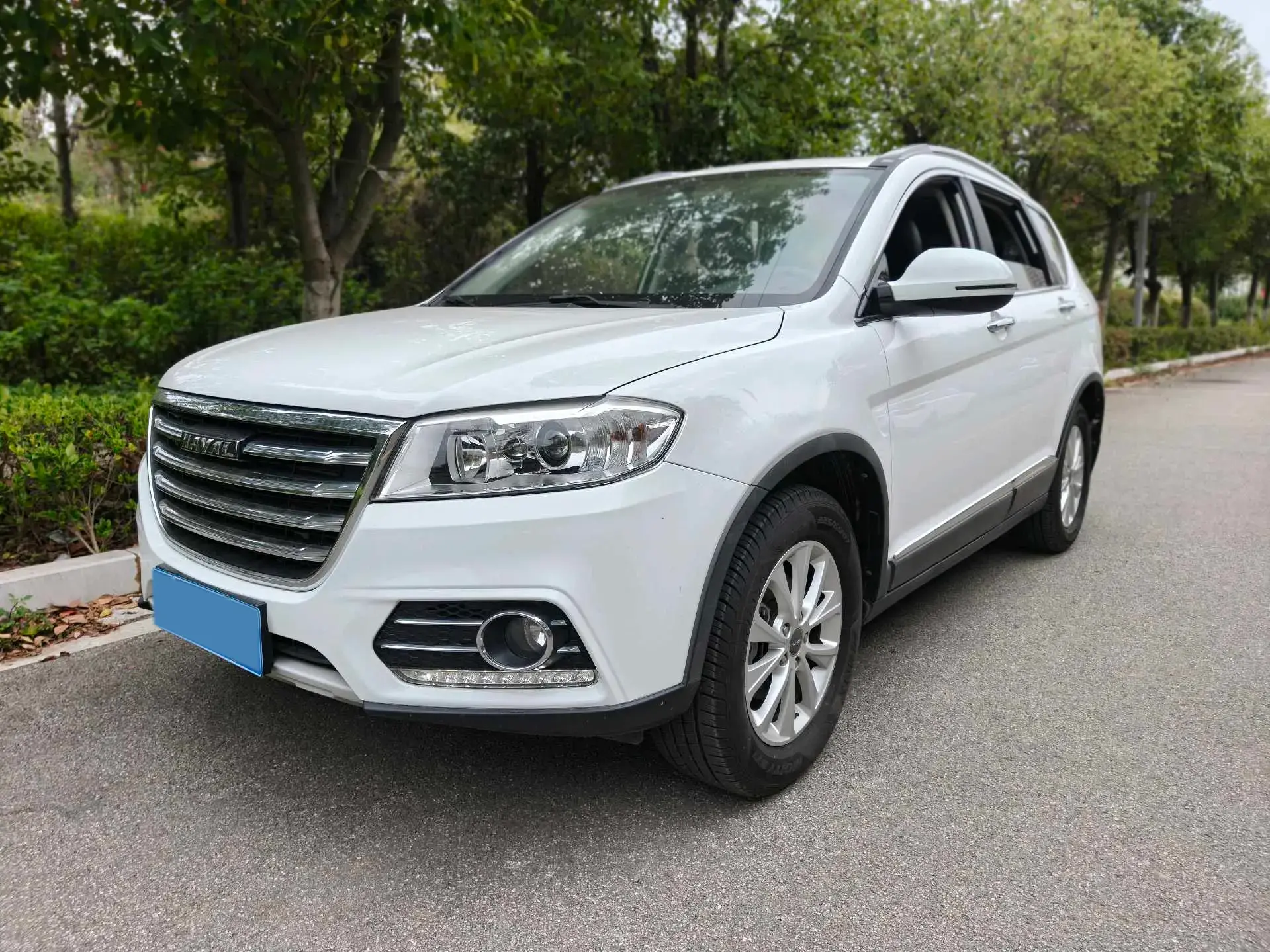 2017 HAVAL H6 view 1