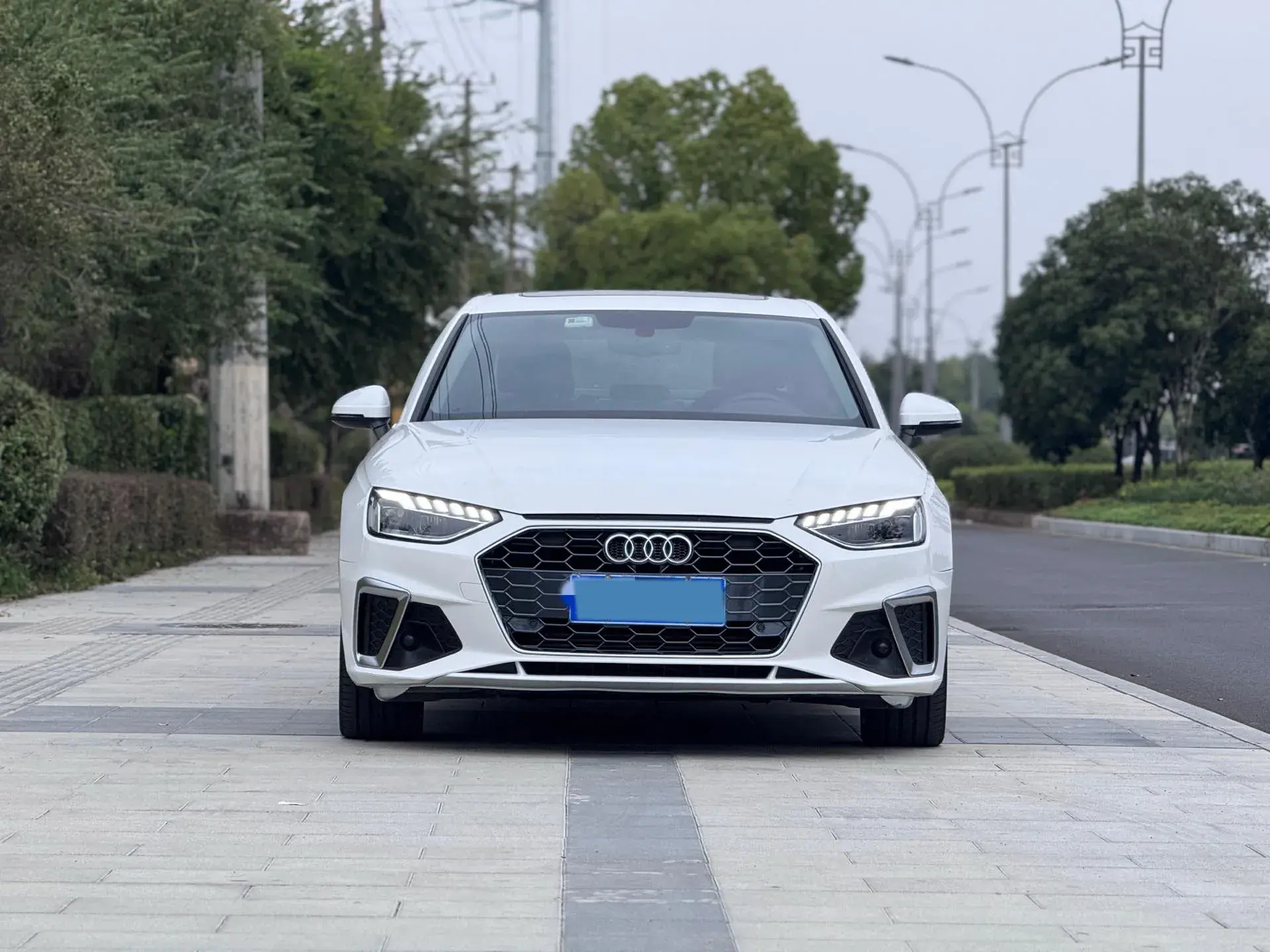 2020 AUDI A4L thumbnail 2