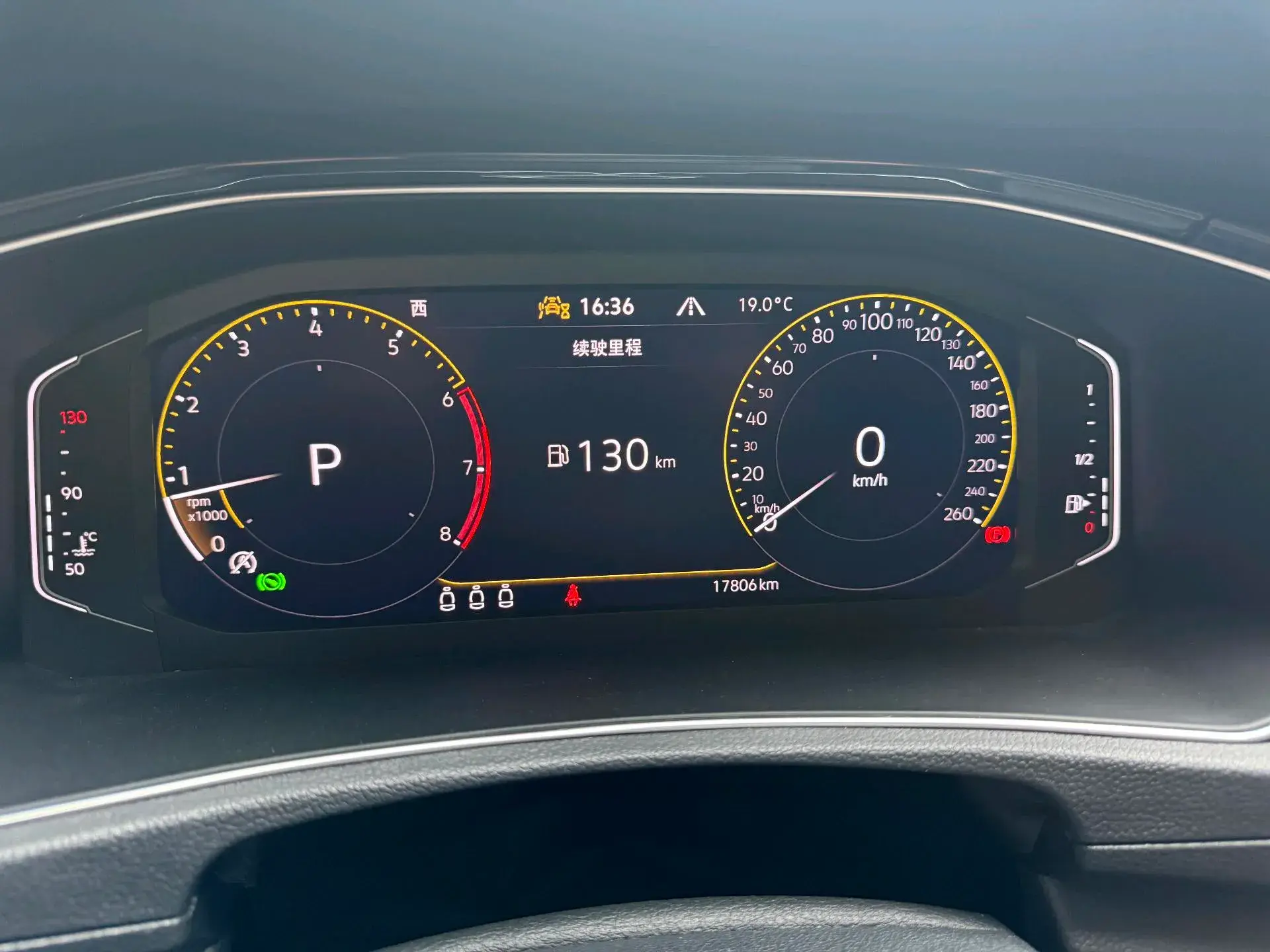 2022 VOLKSWAGEN T-ROC thumbnail 3