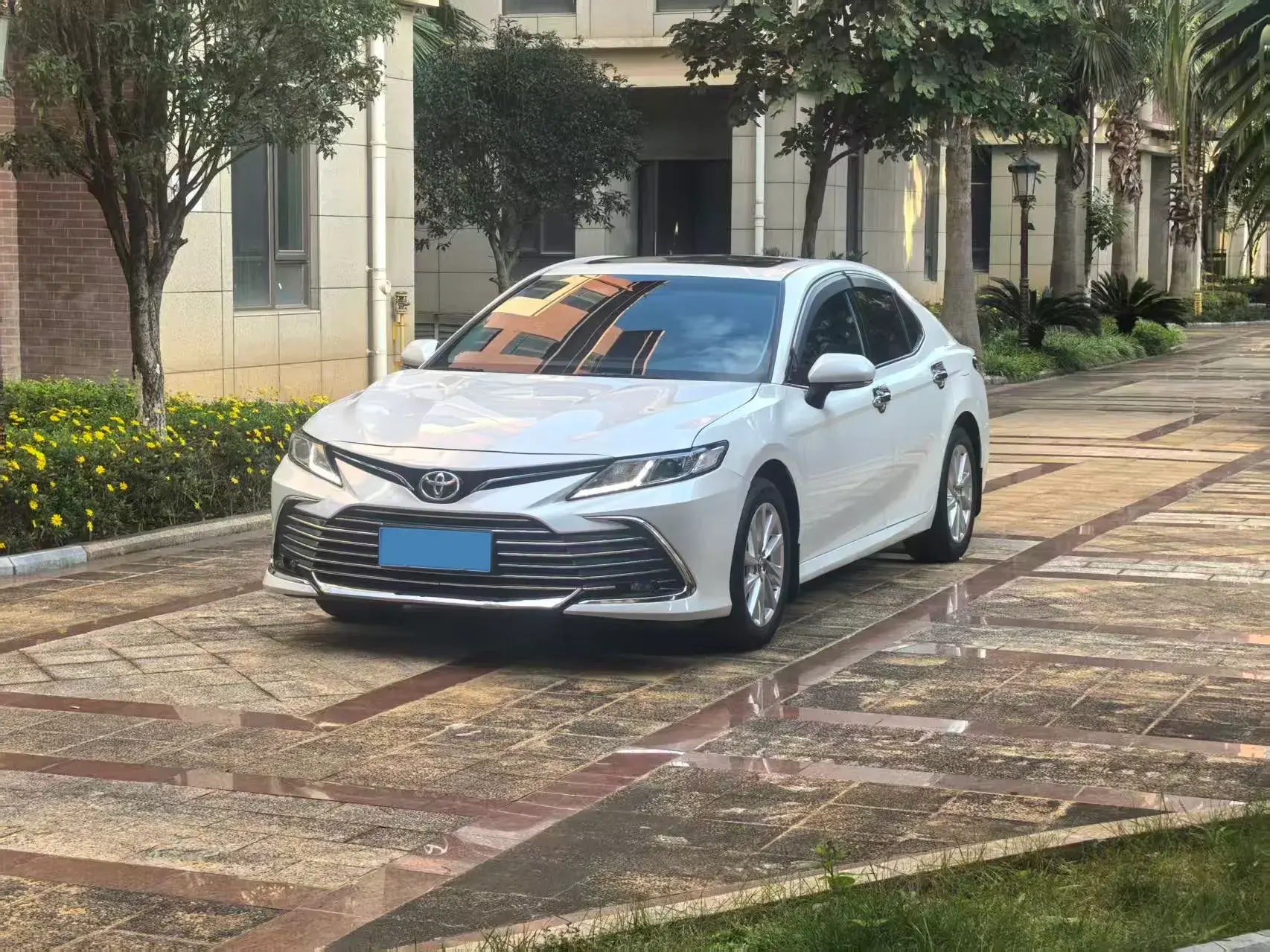 2023 TOYOTA CAMRY view 1