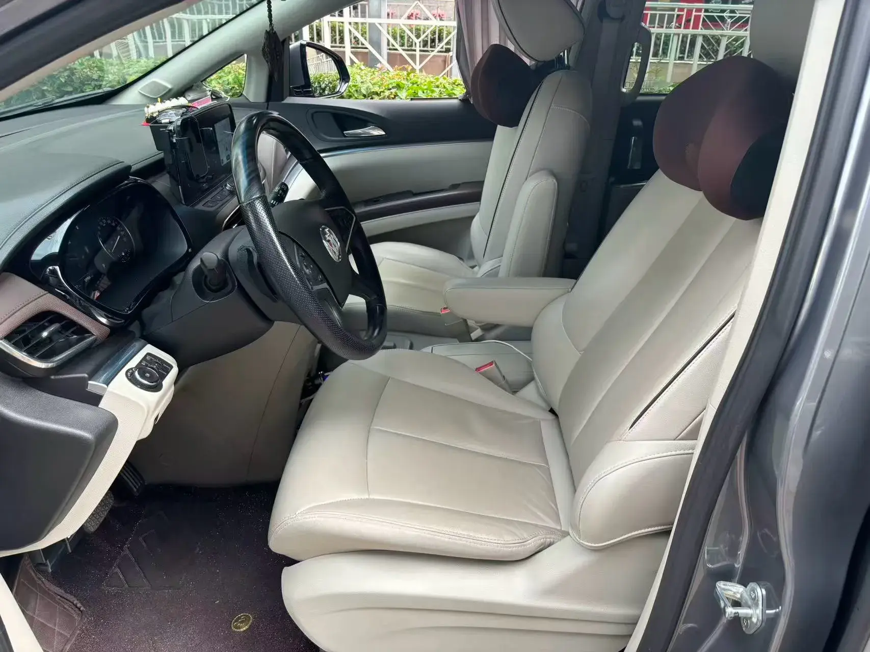 2021 BUICK GL8 thumbnail 3