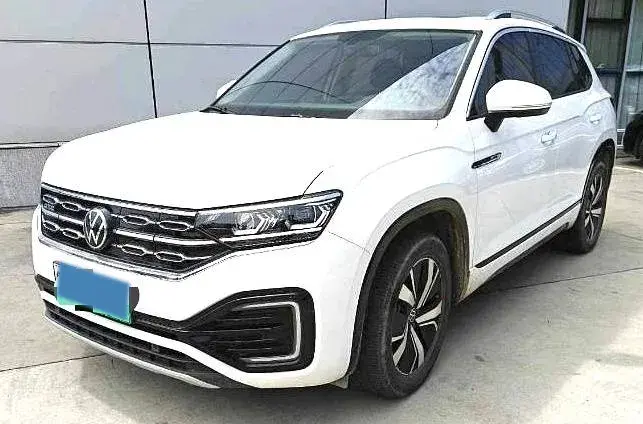 2022 VOLKSWAGEN TAYRON view 1