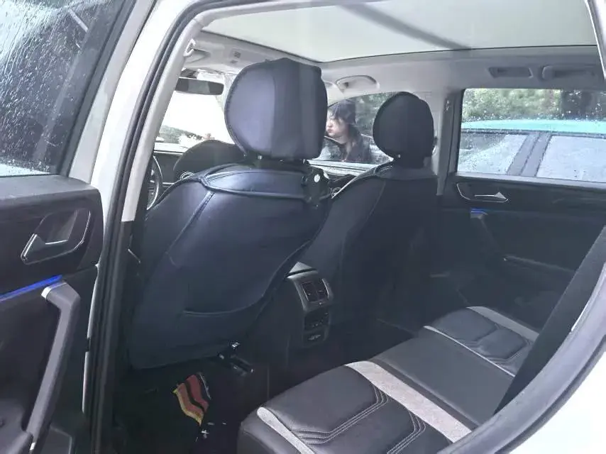 2022 VOLKSWAGEN TAYRON thumbnail 4