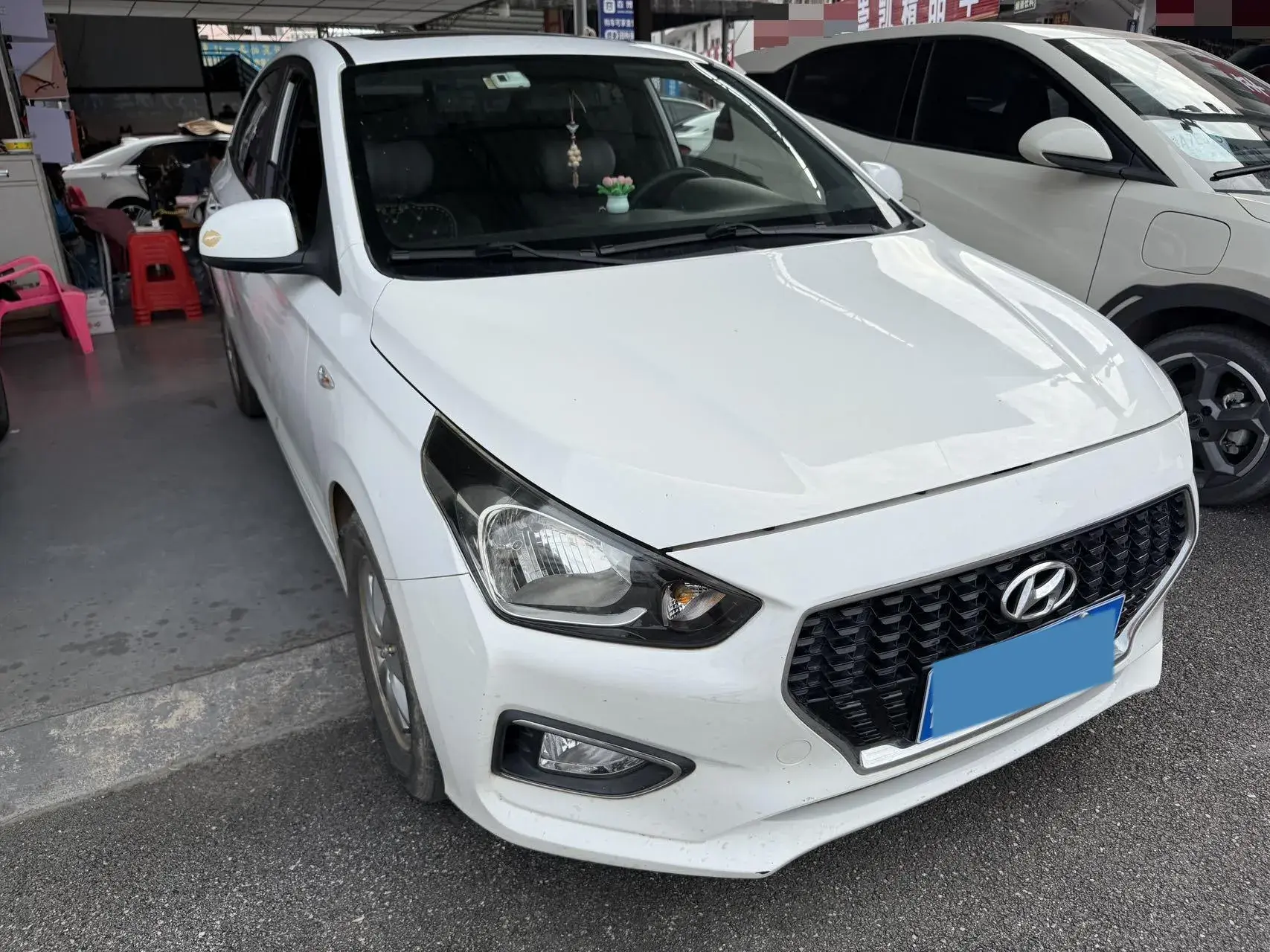 2017 HYUNDAI REINA thumbnail 3