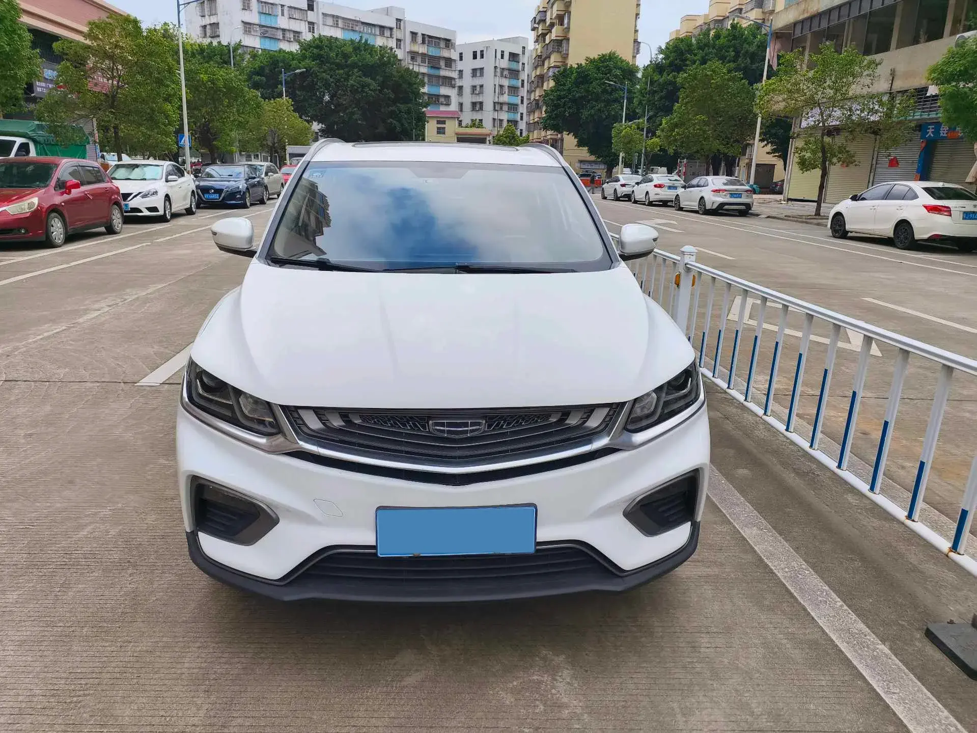 2019 GEELY COOLRAY thumbnail 2