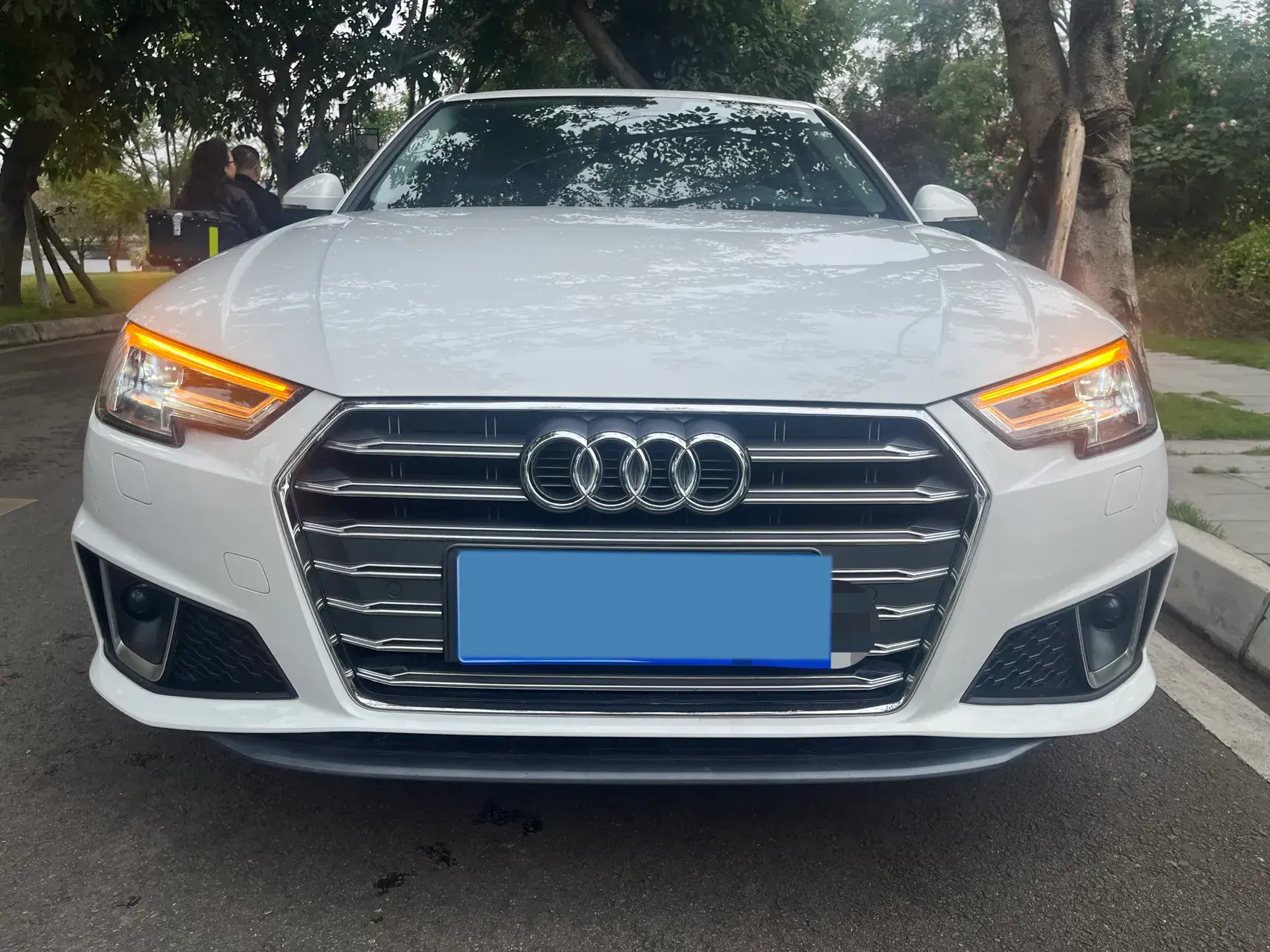 2019 AUDI A4L thumbnail 2