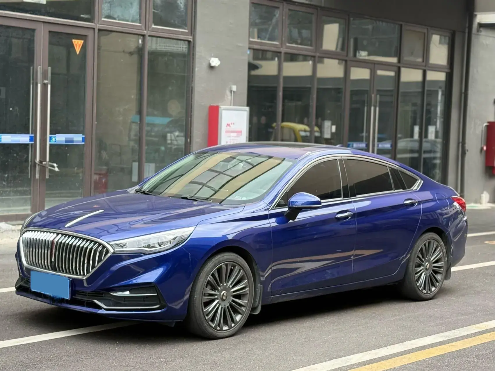 2020 HONGQI H5 view 1