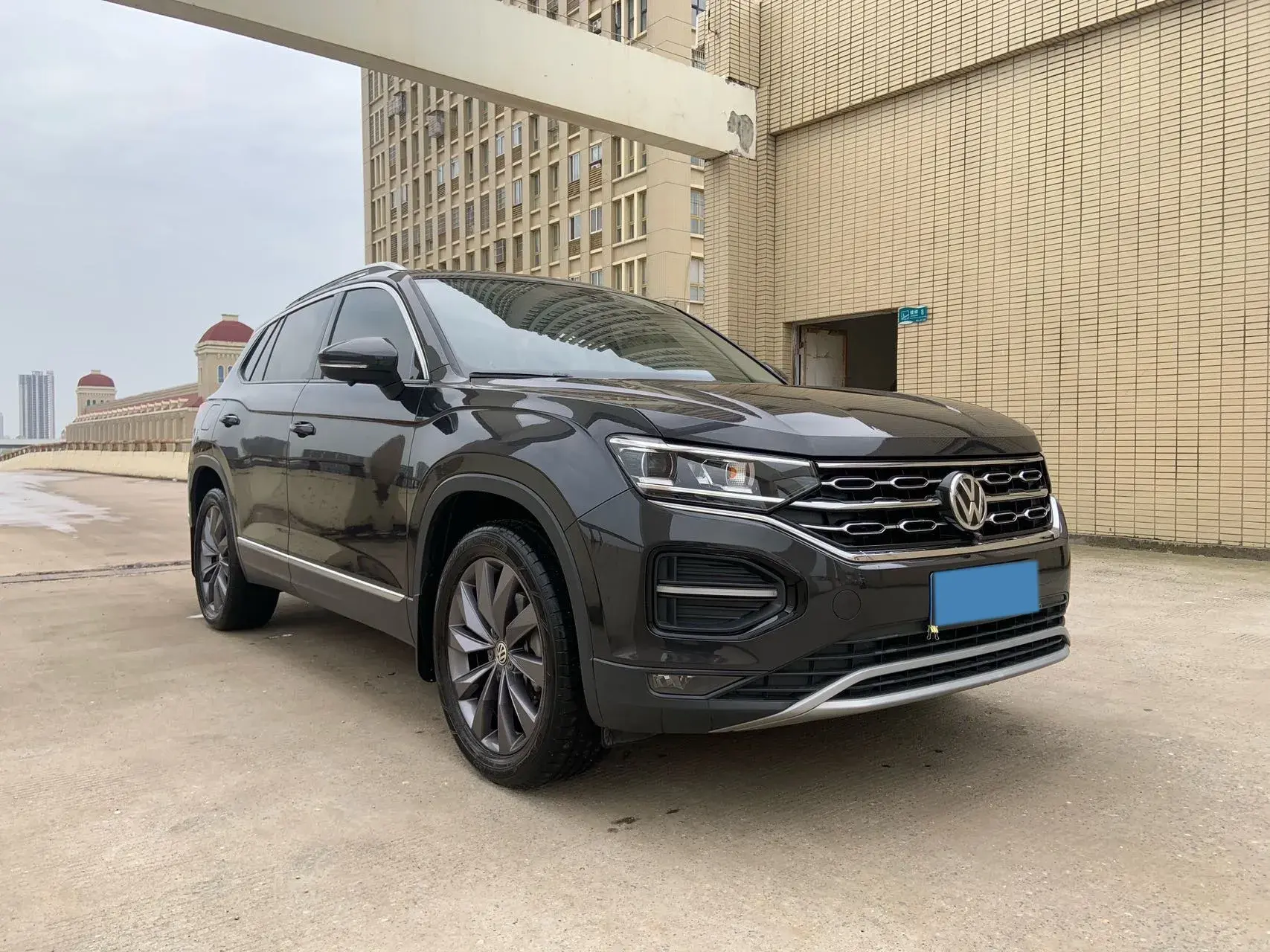 2020 VOLKSWAGEN TAYRON thumbnail 3