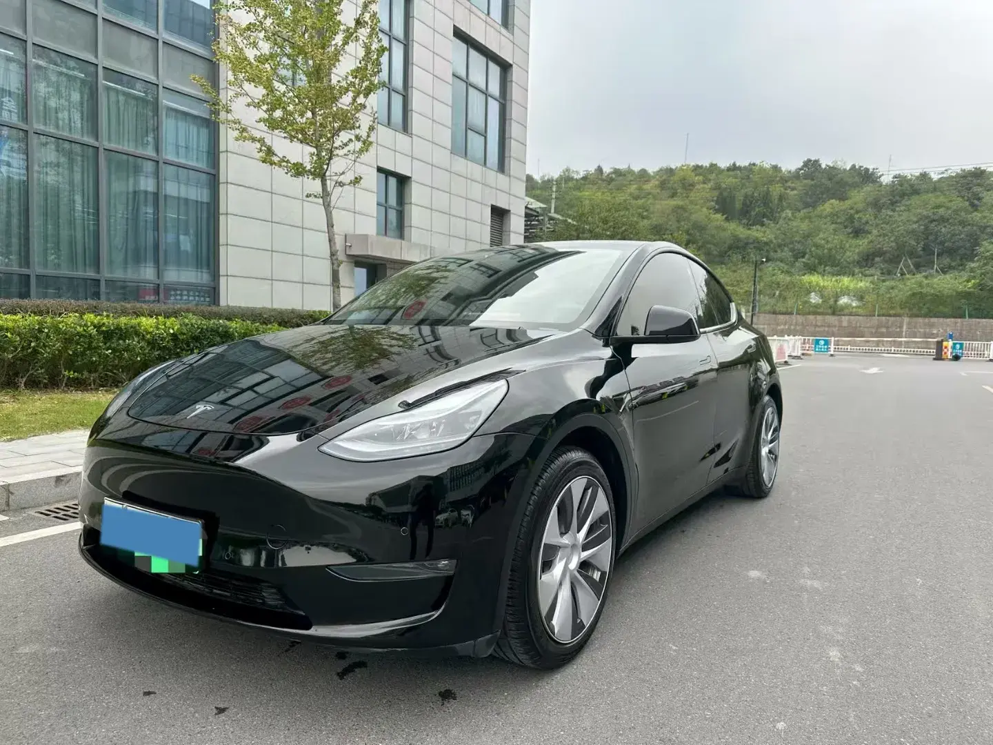 2021 TESLA MODEL view 1