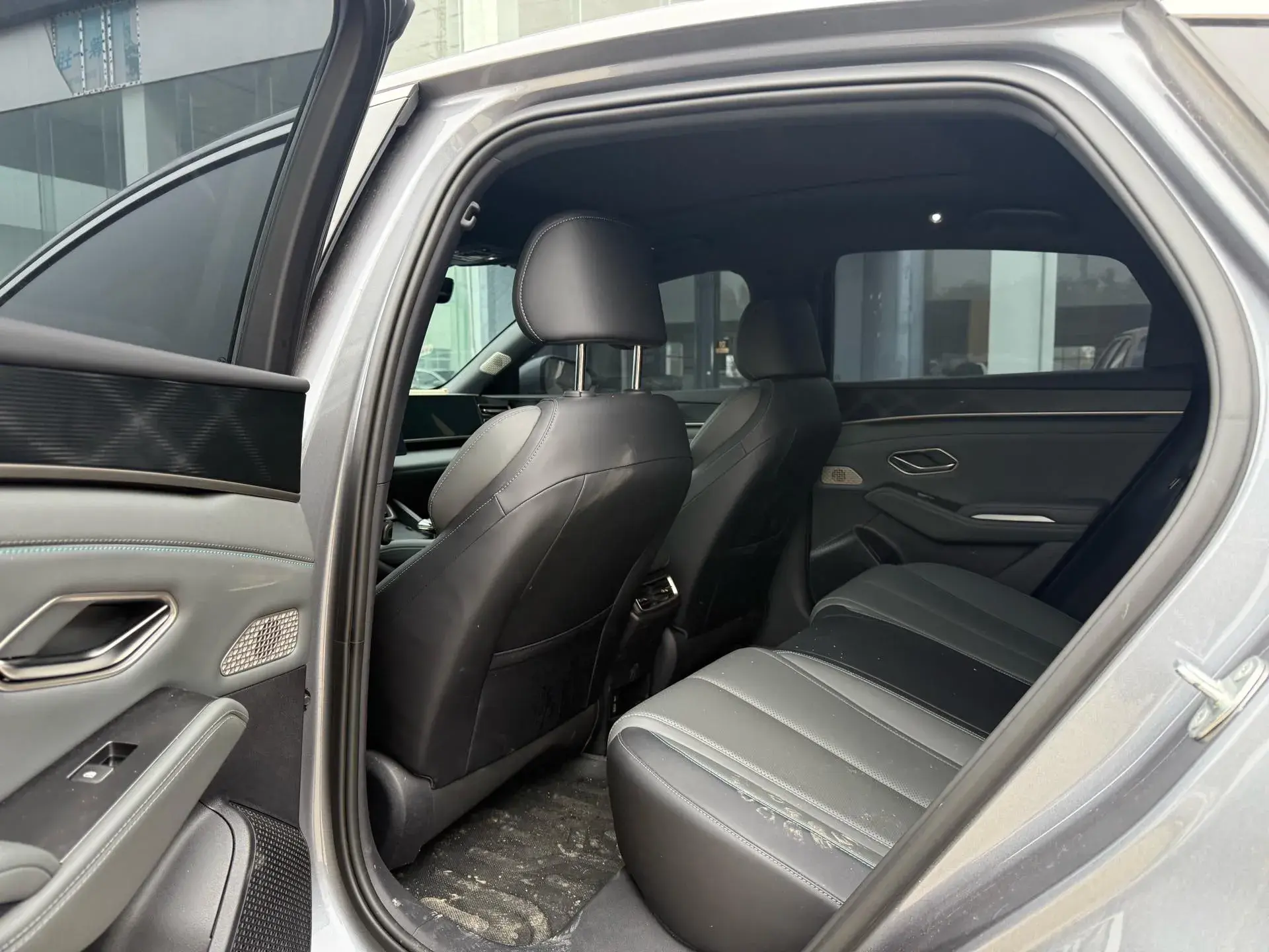 2024 BYD QINL thumbnail 4