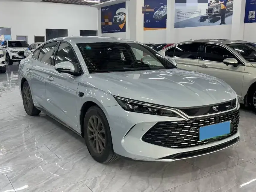 2025 BYD QINL thumbnail 3