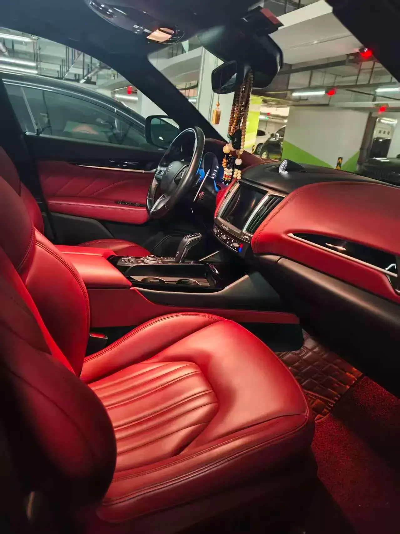 2019 MASERATI LEVANTE thumbnail 2