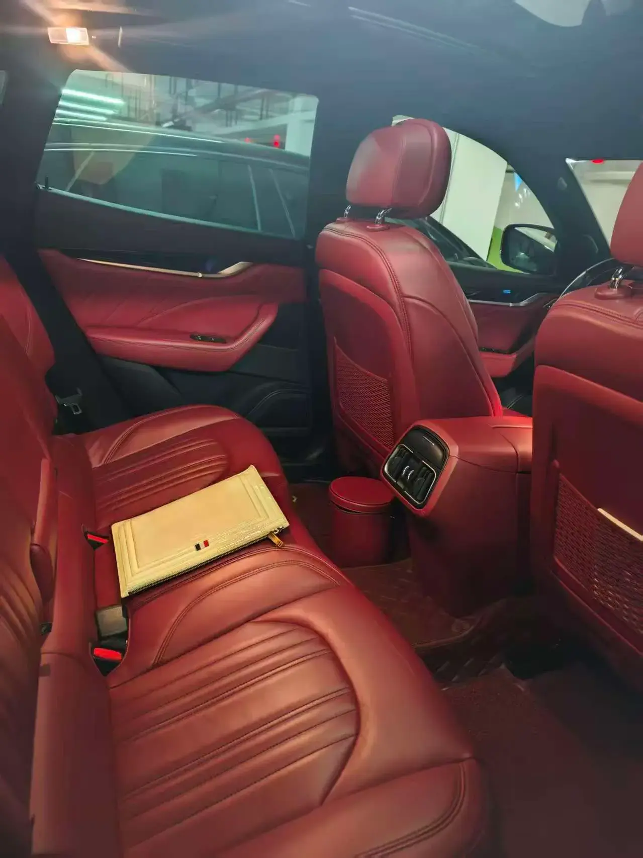 2019 MASERATI LEVANTE thumbnail 3