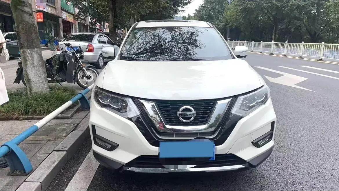 2020 NISSAN X-TRAIL thumbnail 2