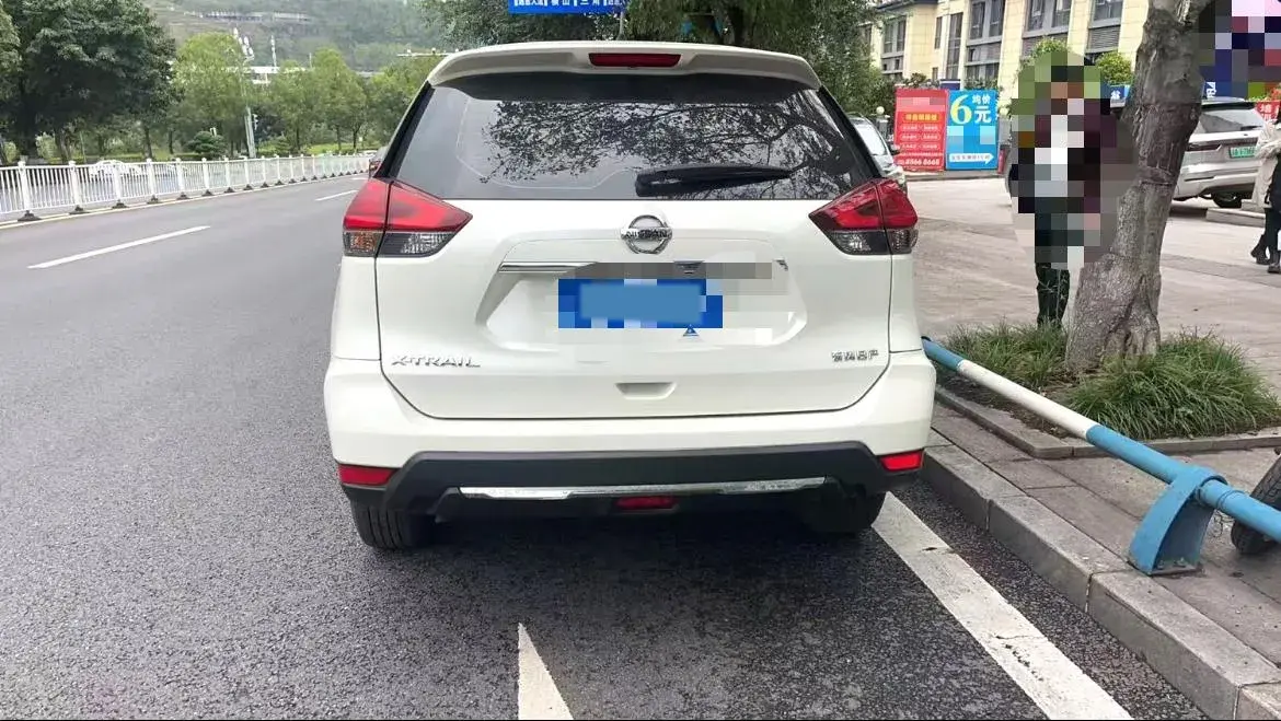 2020 NISSAN X-TRAIL thumbnail 3