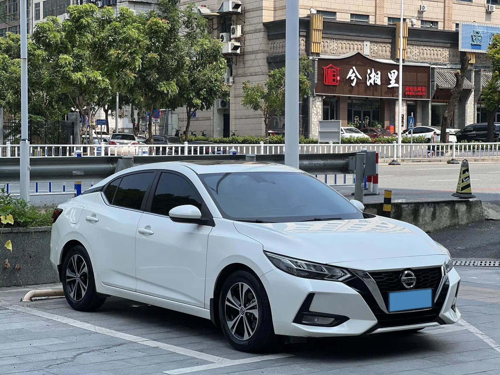 2022 NISSAN SYLPHY thumbnail 2