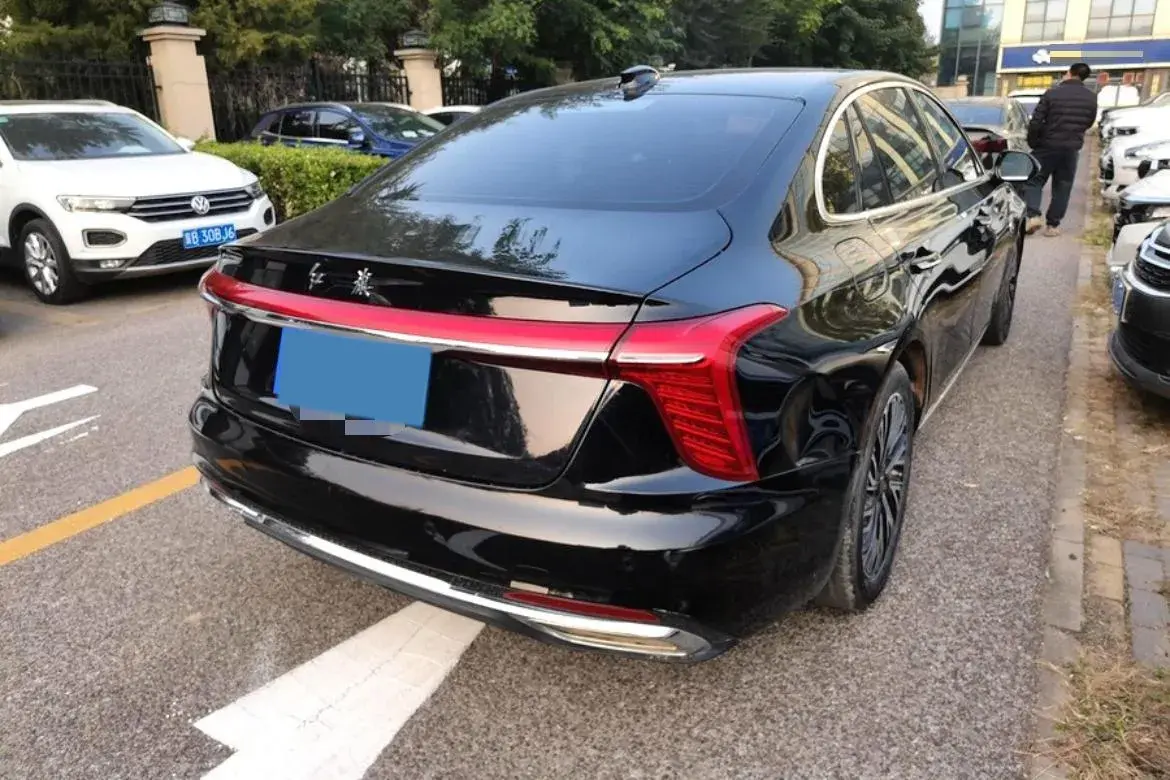 2023 HONGQI H5 thumbnail 2