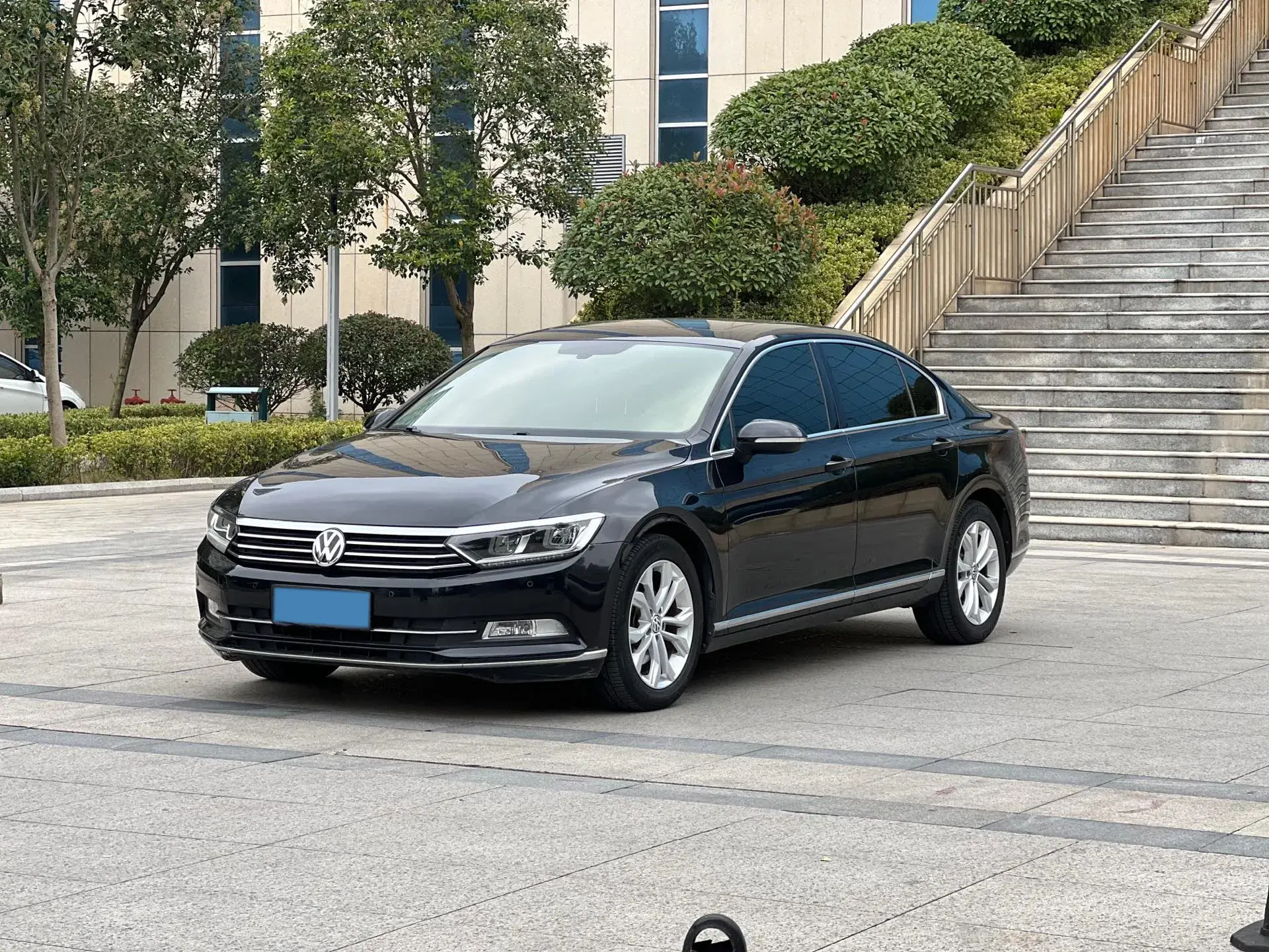 2019 VOLKSWAGEN MAGOTAN view 1