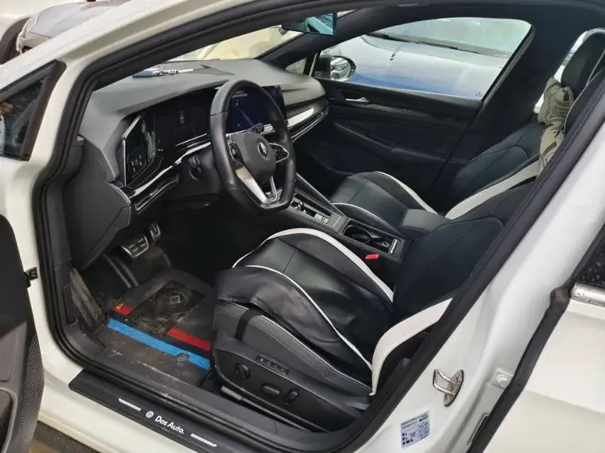 2021 VOLKSWAGEN GOLF thumbnail 4