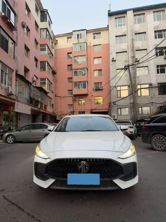 2023 MG 5 thumbnail 3