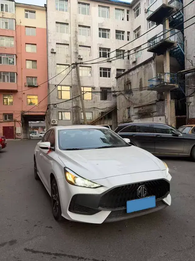 2023 MG 5 thumbnail 2