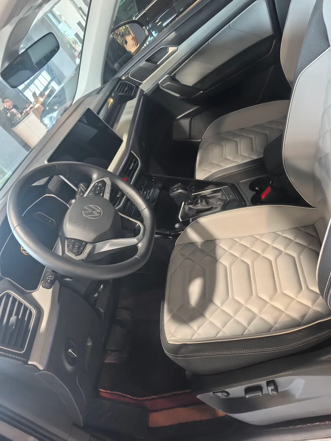 2024 VOLKSWAGEN TAYRON thumbnail 2