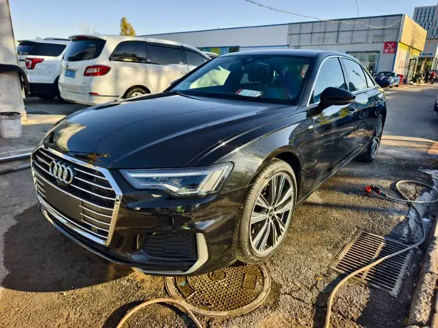 2022 AUDI A6L view 1