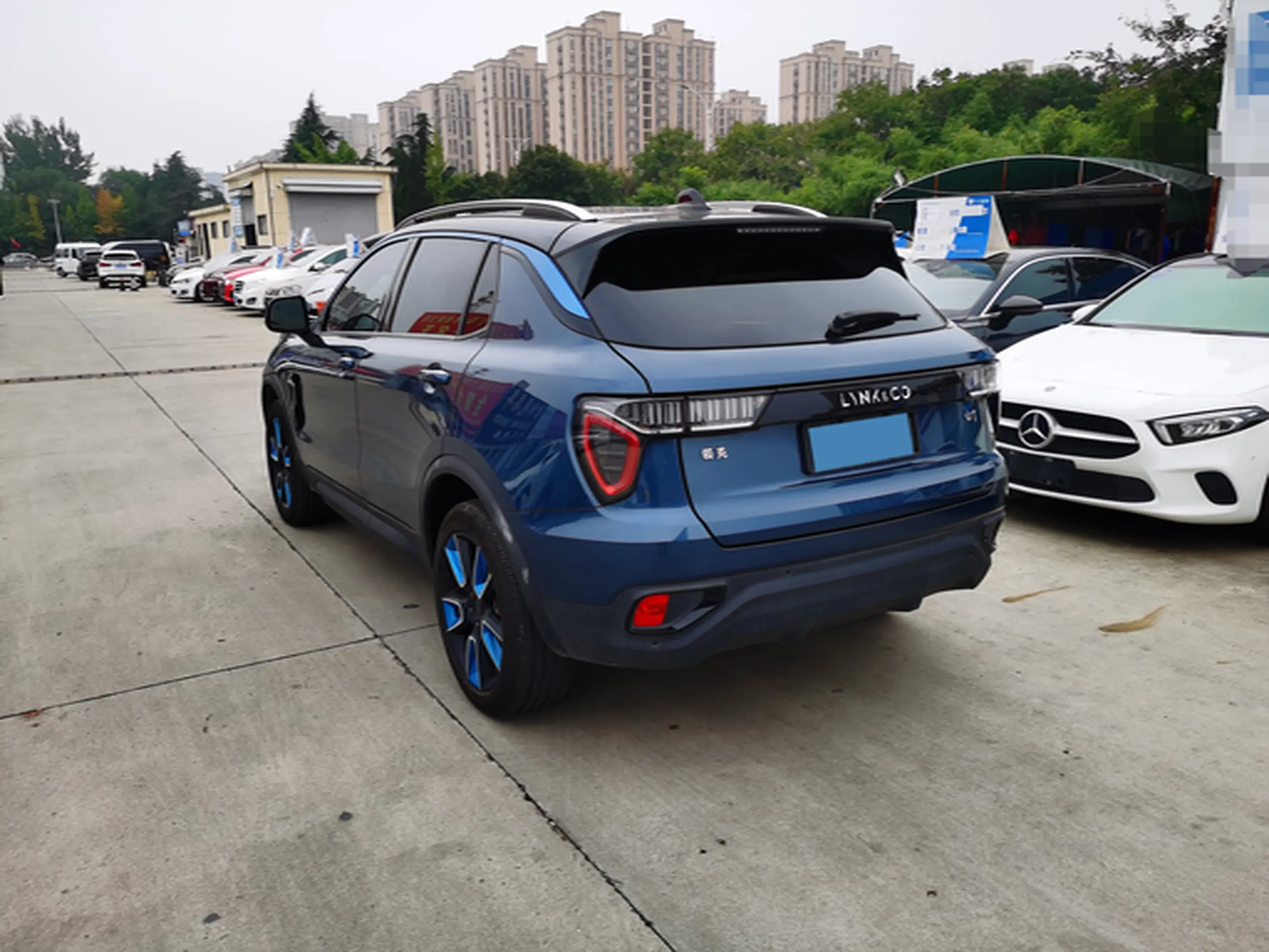 2019 LYNK&CO 01 thumbnail 4