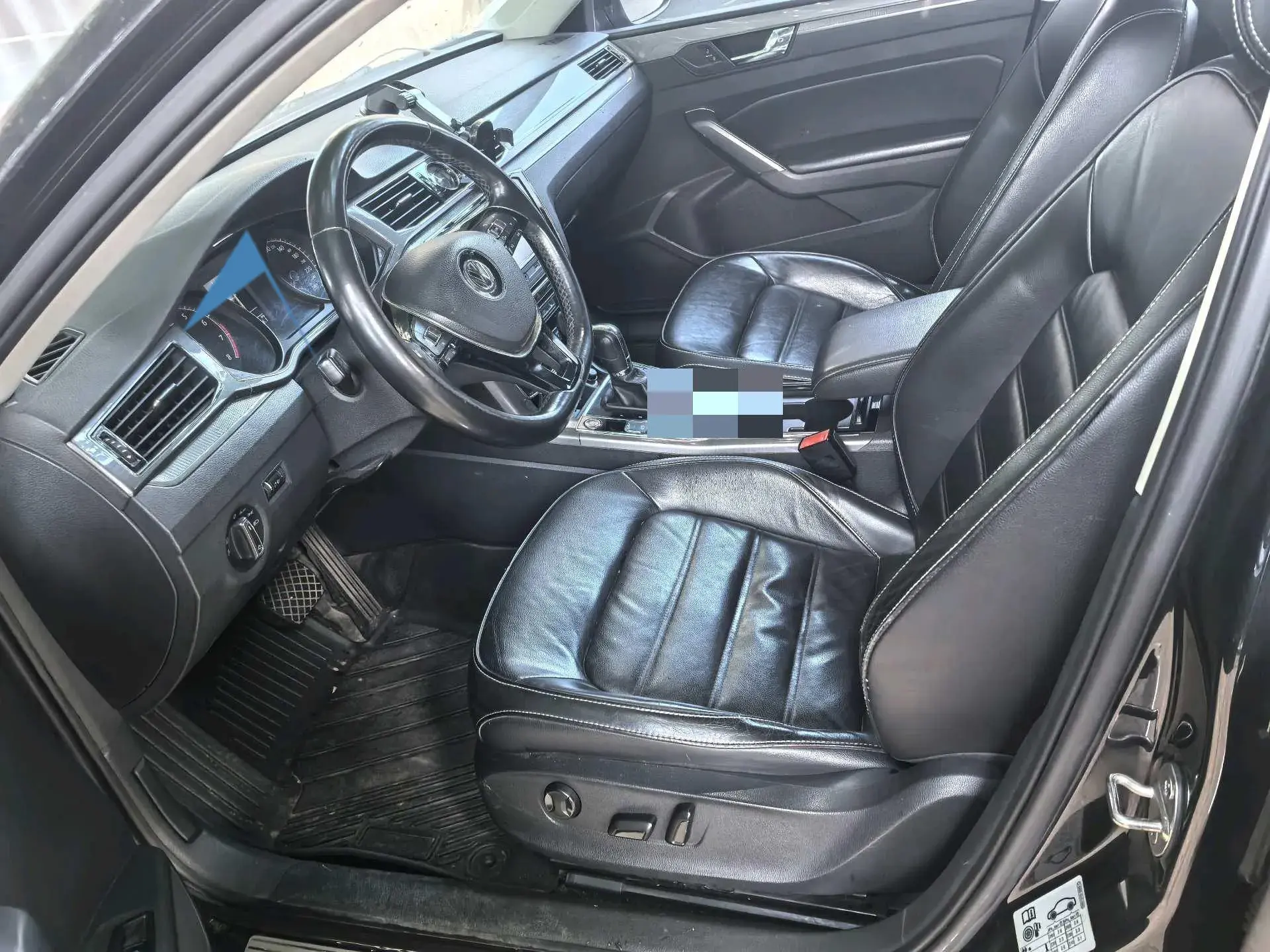 2017 VOLKSWAGEN PASSAT thumbnail 2